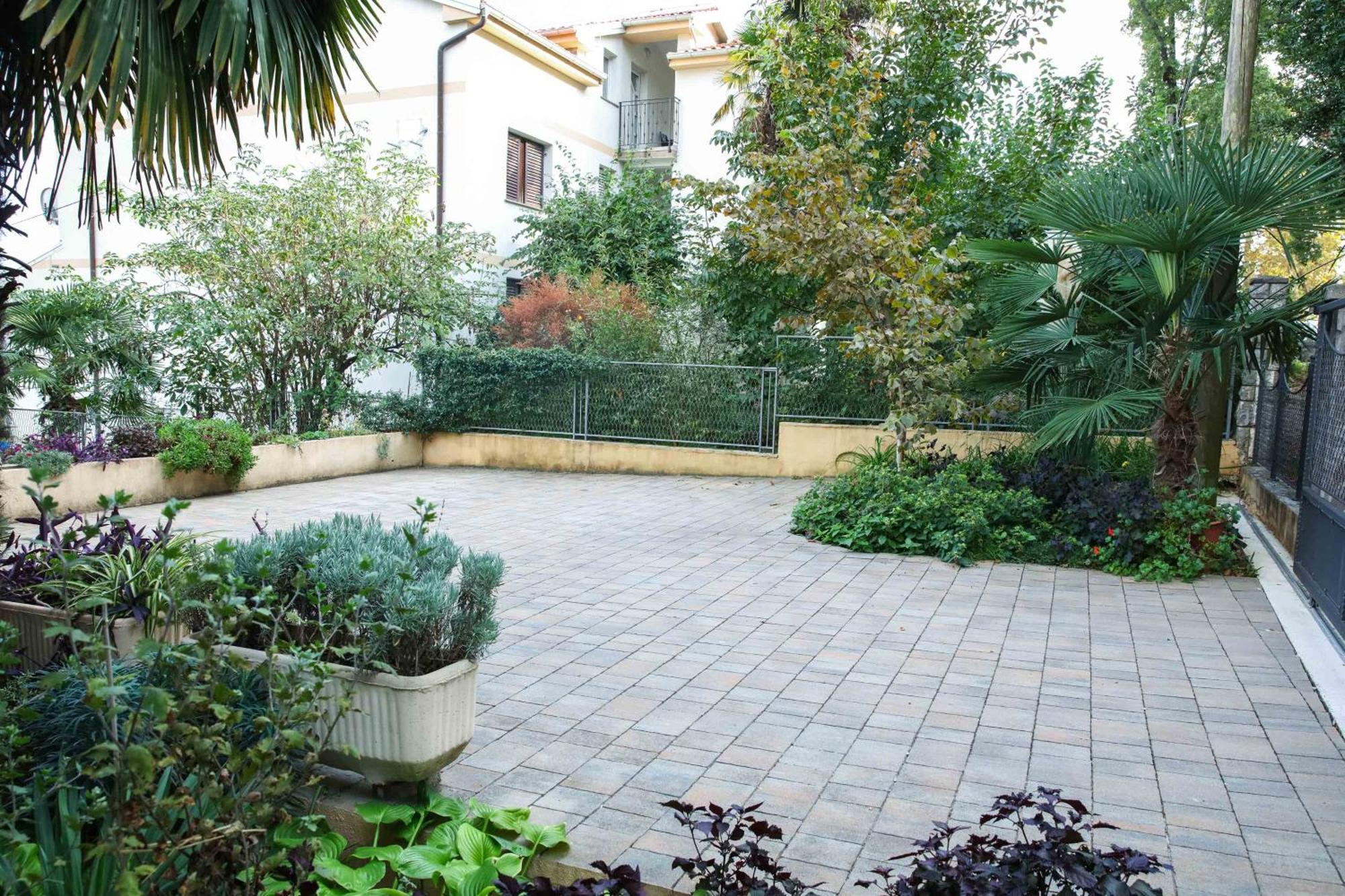 Apartman Lori Lovran Exterior photo